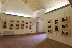 Mostra fotografica a Palazzo Lanfranchi con foto di Mario Carbone